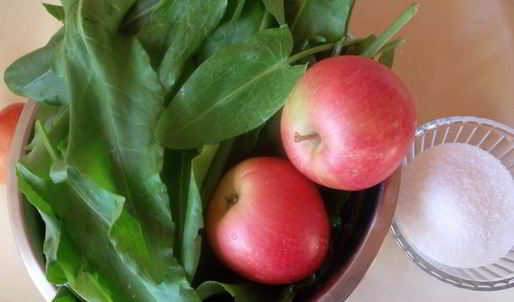 пирожки со щавелем и яблоками