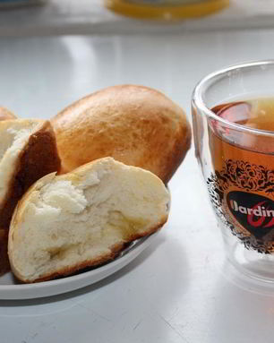 Пирожки со сливой из дрожжевого теста