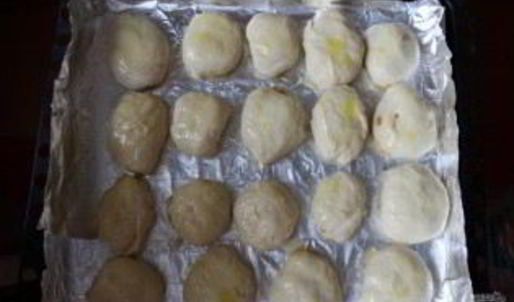 пирожки со сливой из дрожжевого теста