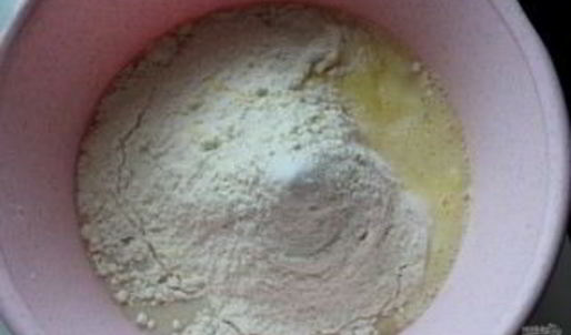 пирожки со сливой из дрожжевого теста