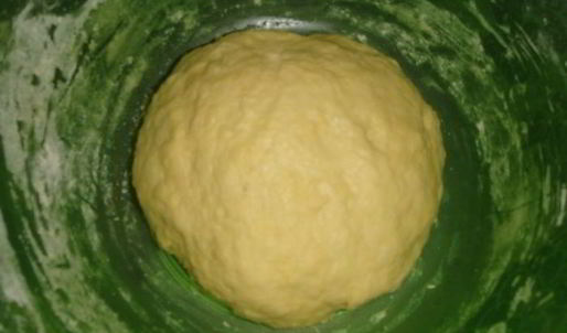 сдобные пирожки с вишней