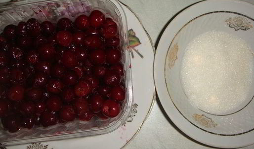 сдобные пирожки с вишней