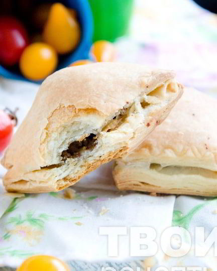 Рецепт слоеных пирожков с мясом