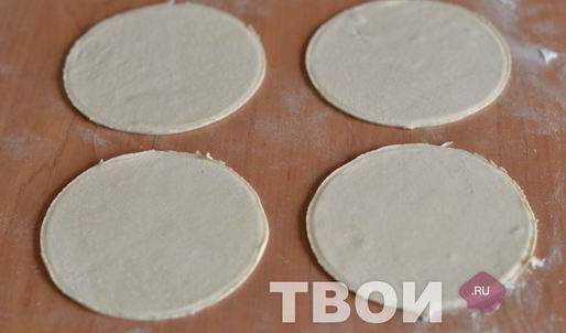 слоеные пирожки