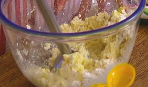 жареные пирожки из картофеля и творога