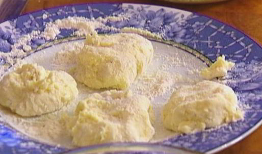 жареные пирожки из картофеля и творога