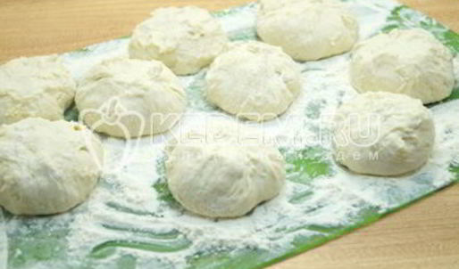 жареные пирожки с клюквой