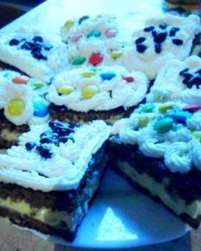 Бисквитные пирожные с творожной начинкой сметанным кремом