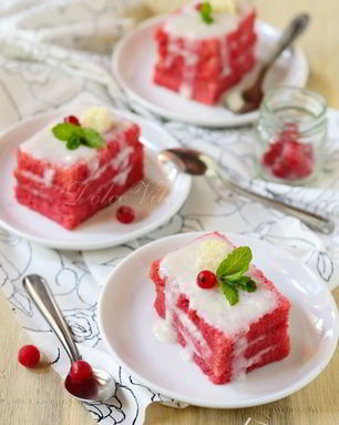 Клюквенное пирожное