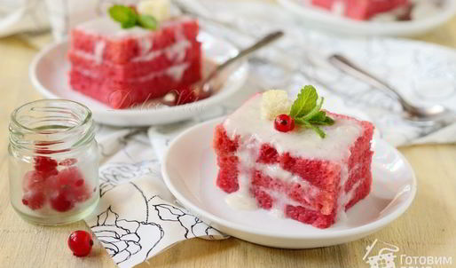 клюквенное пирожное