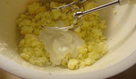 клюквенные пирожные с меренгой