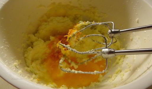 клюквенные пирожные с меренгой