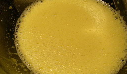 мраморный брауни с прослойкой из сливочного сыра и коктейльной вишни