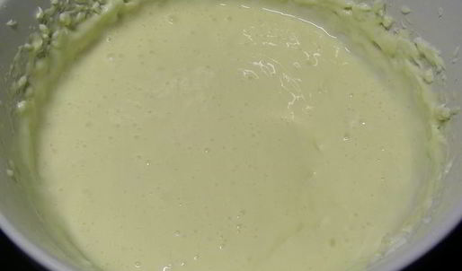 мраморный брауни с прослойкой из сливочного сыра и коктейльной вишни