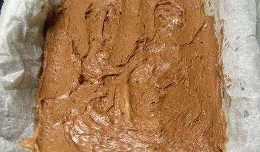 мраморный брауни с прослойкой из сливочного сыра и коктейльной вишни