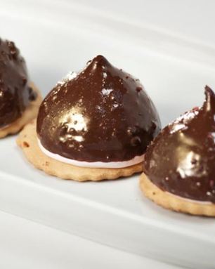 Пирожное Малиновые облака