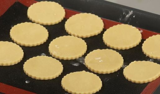 пирожное малиновые облака