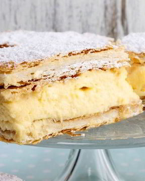 Пирожные из слоеного теста с заварным кремом