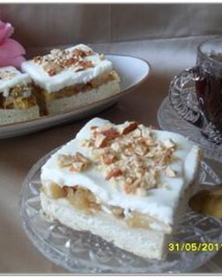 Рецепт пирожных с ревенем и яблоками