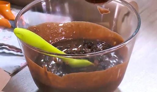 ромовые пирожные с изюмом