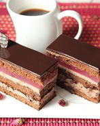 Шоколадно-малиновые пирожные