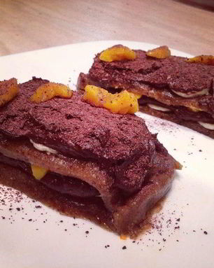 Шоколадное пирожное с кремом из авокадо