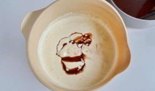 шоколадные пирожные со вкусом миндаля