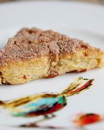 Сладкое пирожное с корицей