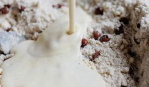 сладкое пирожное с корицей