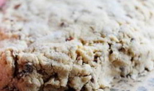 сладкое пирожное с корицей