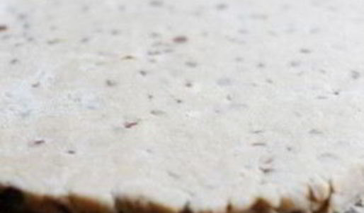 сладкое пирожное с корицей