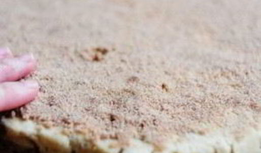 сладкое пирожное с корицей