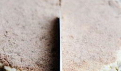 сладкое пирожное с корицей