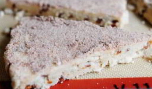 сладкое пирожное с корицей