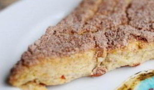 сладкое пирожное с корицей