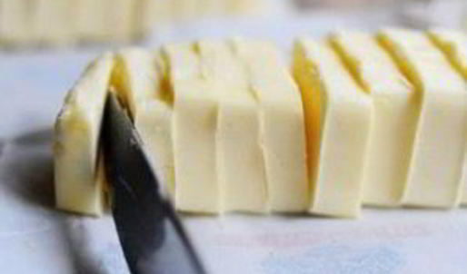 сладкое пирожное с корицей