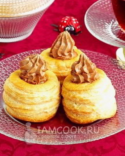 Рецепт слоеных пирожных башенок с шоколадным кремом