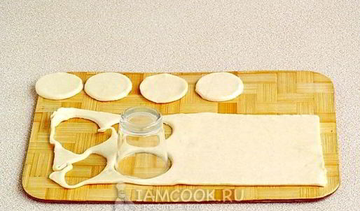 слоеные пирожные башенки с шоколадным кремом