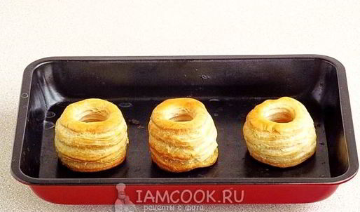 слоеные пирожные башенки с шоколадным кремом