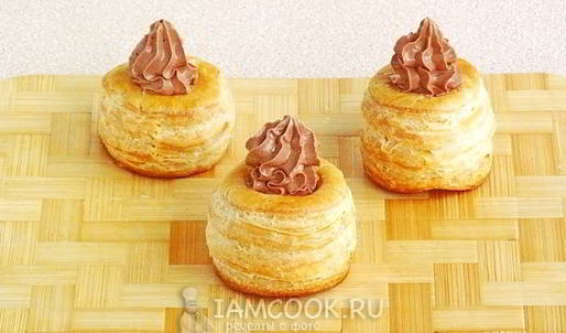 слоеные пирожные башенки с шоколадным кремом