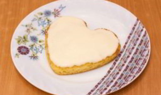 цитрусовые пирожные валентинки с фруктами