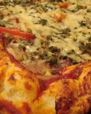 Большая и вкусная пицца