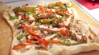 Пицца с курицей