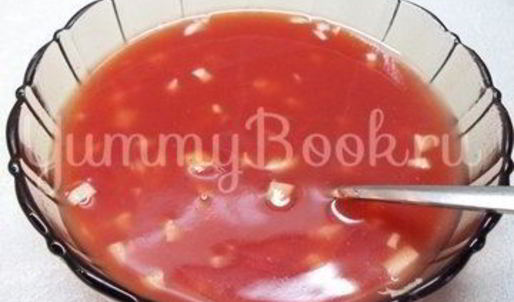 домашняя пицца с колбасой и грибами