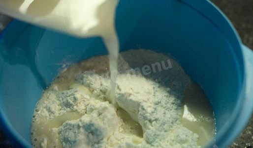 домашняя пицца с креветками и сыром