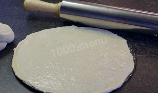 домашняя пицца с креветками и сыром