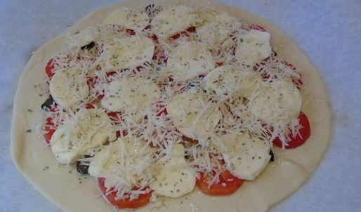 дрожжевая пицца с помидорами