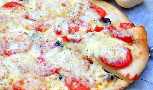 дрожжевая пицца с помидорами