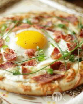 Мини-пицца с яйцом