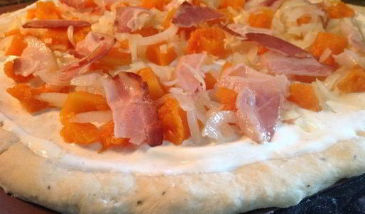 осенняя пицца с тыквой и беконом